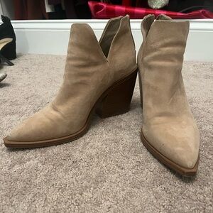 Vince Camuto Gigietta Bootie Size 10